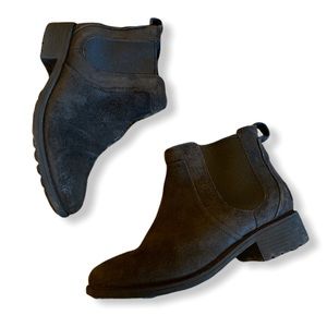 UGG Bonham ll waterproof boot size 8